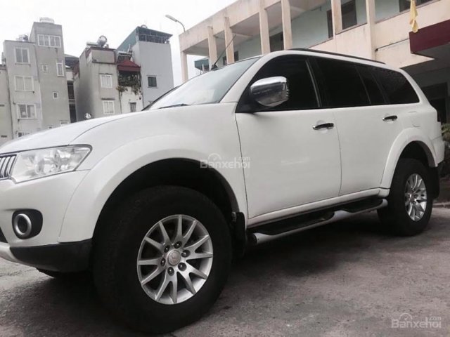 Cần bán gấp Mitsubishi Pajero Sport D 4x2 AT 2012, màu trắng  