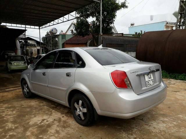 Cần bán lại xe Daewoo Lacetti sản xuất năm 2004, màu bạc xe gia đình, giá chỉ 149 triệu