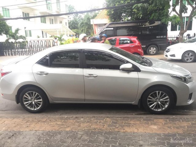 Bán Toyota Corolla altis 1.8 G, đời 2017, giá chỉ 690 triệu