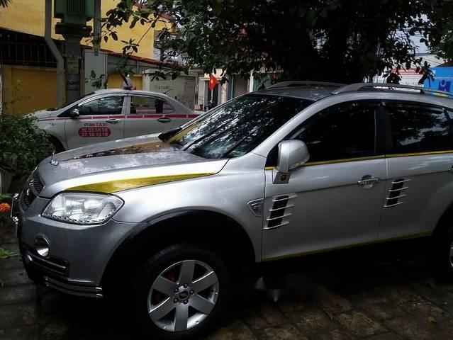 Cần bán Chevrolet Captiva đời 2010, màu bạc chính chủ giá cạnh tranh