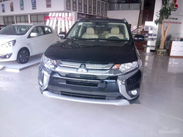 Cần bán Mitsubishi 2.0 CVT Pre 2018, màu đen