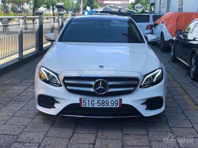 Bán Mercedes E300 SX 2017 ĐK 2018, chạy 2.231km trắng nâu