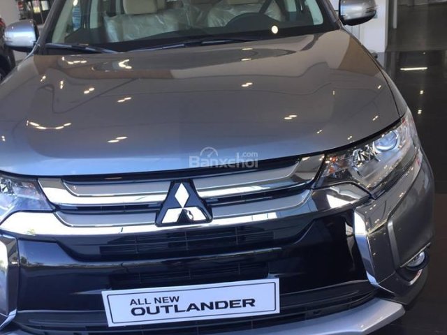 Bán xe Outlander 2.0 giá tốt nhất Nghệ An, liên hệ 0911.708. 808