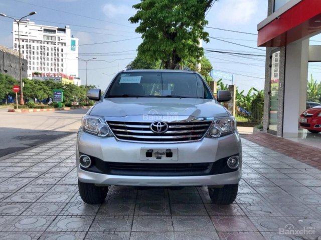 Cần bán Toyota Fortuner 2.7V đời 2013, màu bạc