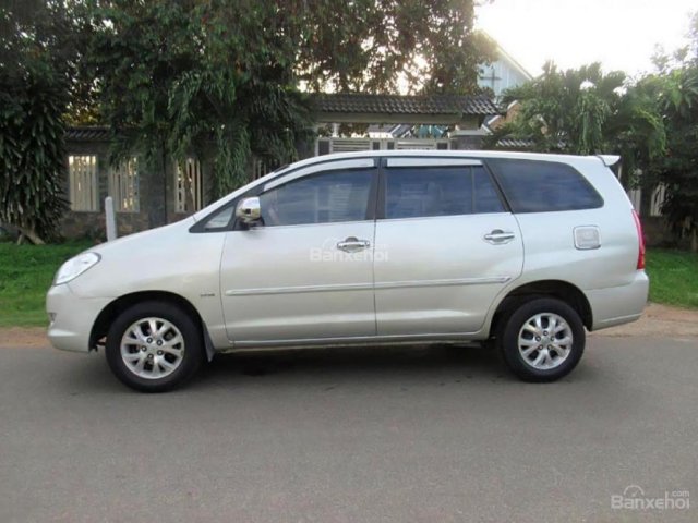 Cần bán Toyota Innova G năm sản xuất 2007, màu bạc như mới