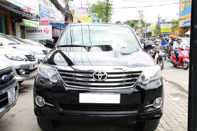 Xe Toyota Fortuner năm 2015, màu đen bán rẻ