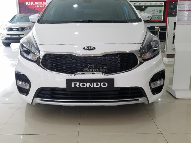 Bán Kia Rondo GMT 2018, trả trước 200tr, vay tối đa 90%