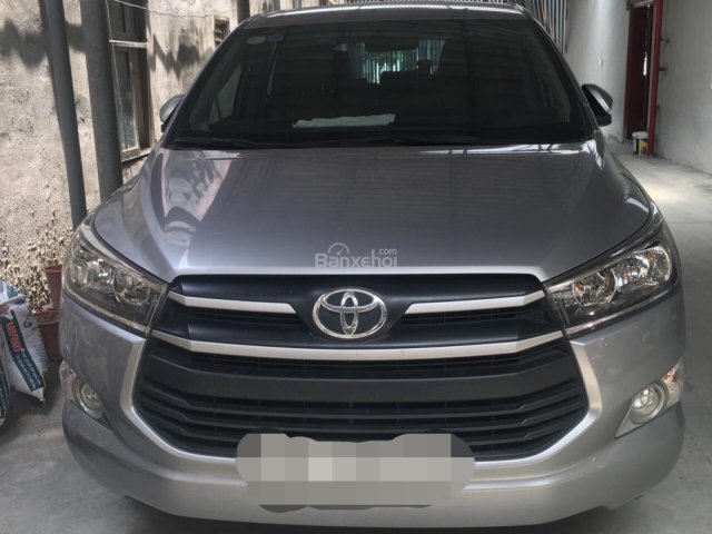 Cần bán Toyota Innova 2.0 G sản xuất 2017, màu bạc