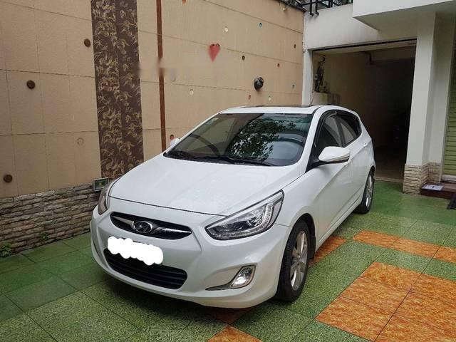 Chính chủ bán Hyundai Accent sản xuất 2014, màu trắng