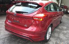 Cần bán xe Ford Focus đời 2018, màu đỏ, 649tr