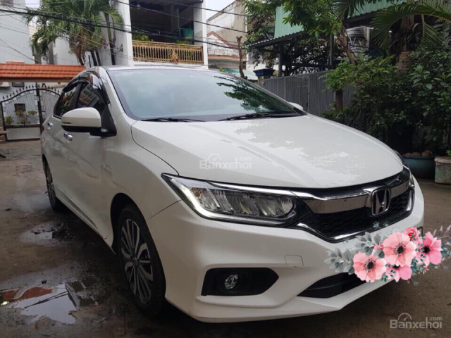 Cần bán xe Honda City năm 2017 màu trắng, 606 triệu