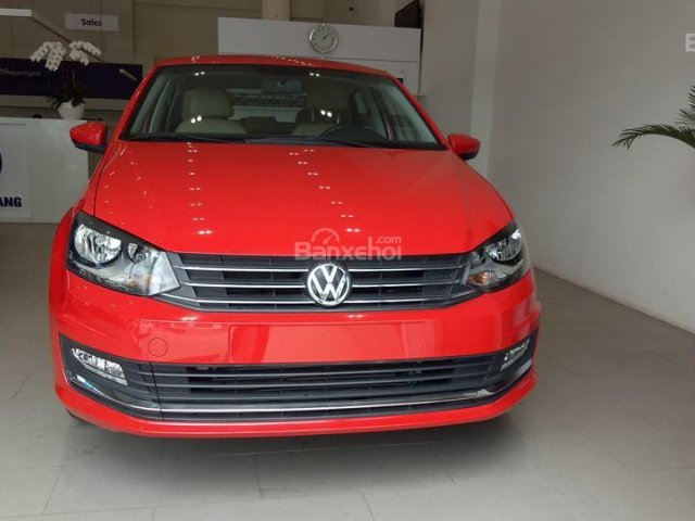 Bán Volkswagen Polo Sedan - Màu đỏ duy nhất- Giá lăn bánh dưới 1 tỷ