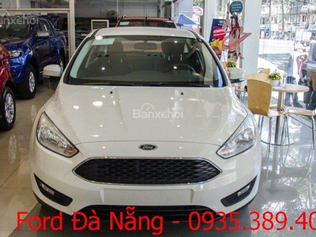 Bán Ford Focus cao cấp, màu trắng, giá cực tốt, liên hệ 0935.389.404 Hoàng Ford Đà Nẵng