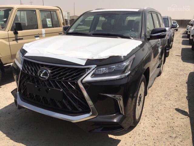 Bán xe Lexus LX570 đời 2018, màu trắng, đen, vàng cát, nhập khẩu Mỹ, Trung Đông