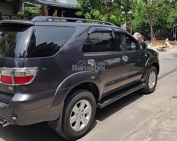 Cần bán Toyota Fortuner 2.5G sản xuất 2010, màu xám xe gia đình