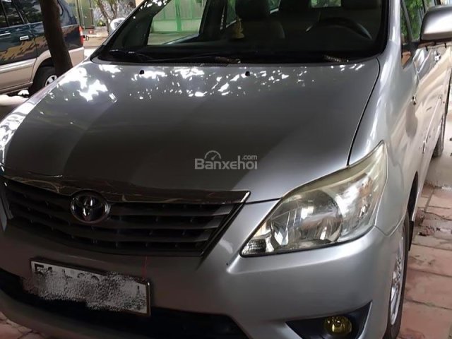 Bán Toyota Innova 2.0E sản xuất 2012, màu xám  