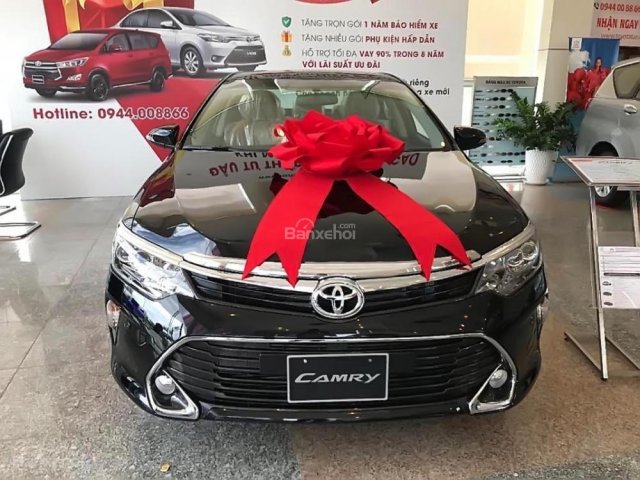 Bán Toyota Camry 2.5Q năm 2018, màu đen