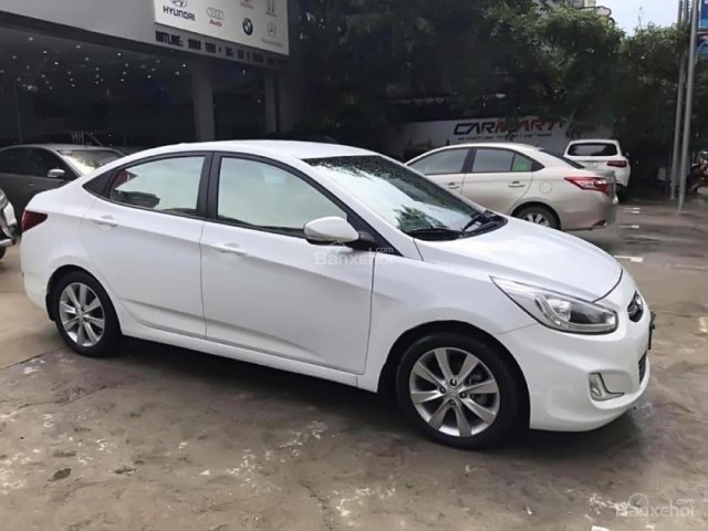 Bán Hyundai Accent Blue 1.4MT năm sản xuất 2016, màu trắng, xe nhập