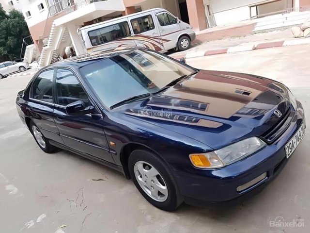 Cần bán xe Honda Accord 2.0 MT năm sản xuất 1995, xe nhập, giá tốt