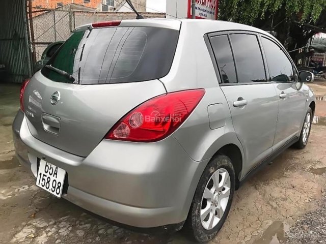 Cần bán xe Nissan Tiida 1.5 năm sản xuất 2007, màu bạc, nhập khẩu như mới