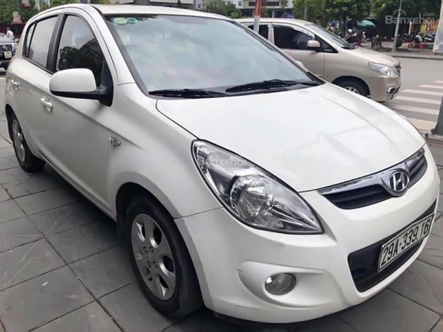 Cần bán lại xe Hyundai i20 1.4at đời 2011, màu trắng, nhập khẩu  