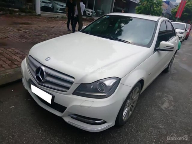 Bán xe Mercedes C250 đời 2011, màu trắng 