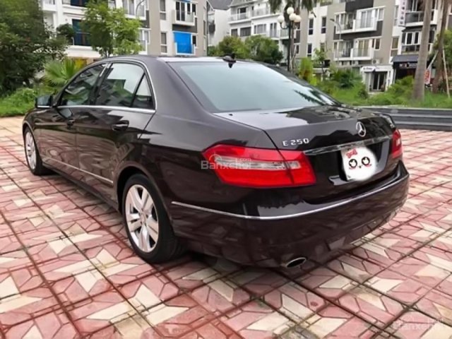 Cần bán gấp Mercedes E250 CGL đời 2010, màu đen 