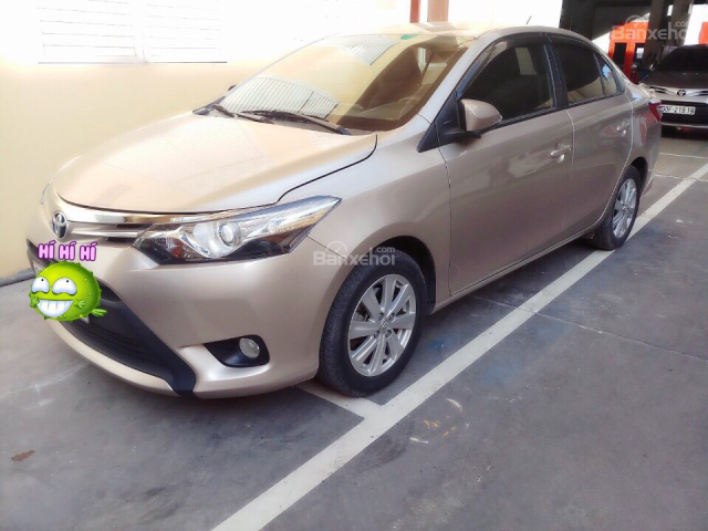 Cần bán lại xe Toyota Vios sản xuất 2014 màu vàng cát, giá 490 triệu