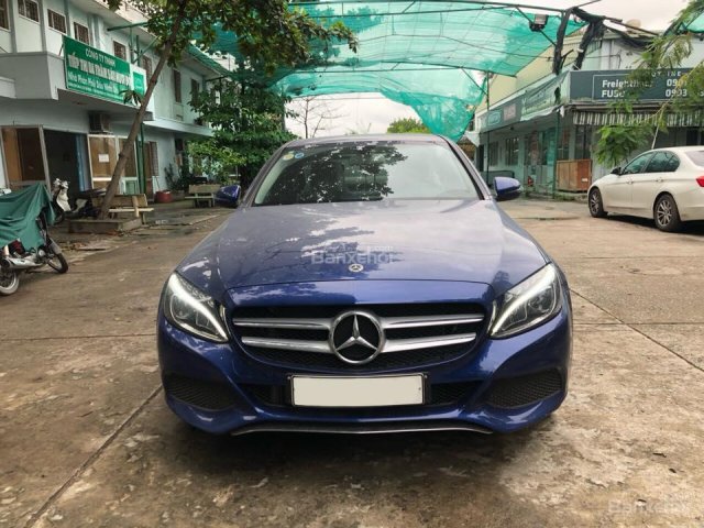 Bán xe Mercedes C200 2018 chính hãng. Trả trước 450 triệu nhận xe ngay