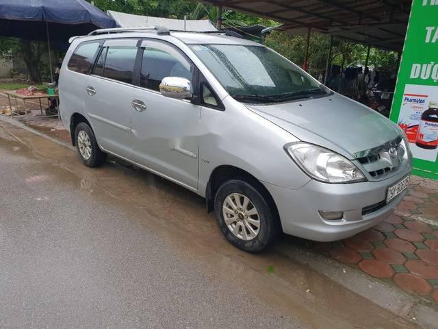 Bán xe Toyota Innova sản xuất năm 2007, màu bạc chính chủ, giá 275tr