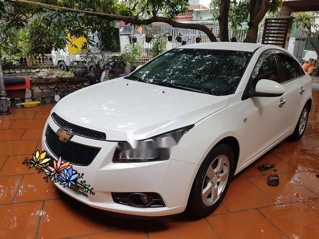 Bán Chevrolet Cruze đời 2015, màu trắng số sàn