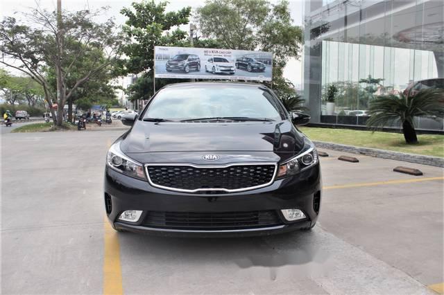 Cần bán xe Kia Cerato năm sản xuất 2018, màu đen, giá chỉ 530 triệu