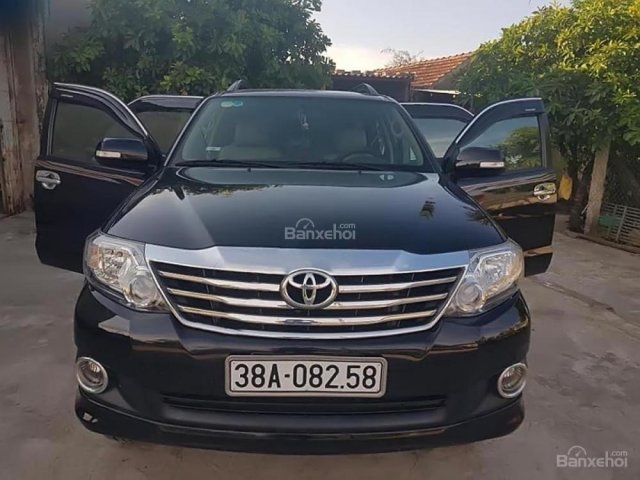 Bán Toyota Fortuner 2.7V 4x2 AT 2014, màu đen  