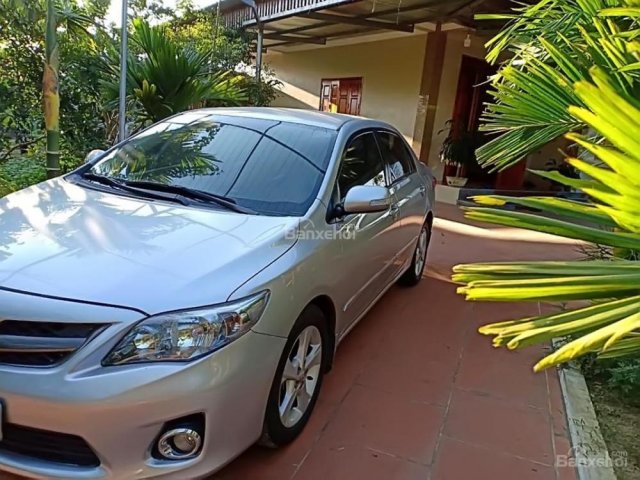 Cần bán Toyota Corolla altis 2.0V sản xuất 2011, màu bạc như mới, 562 triệu