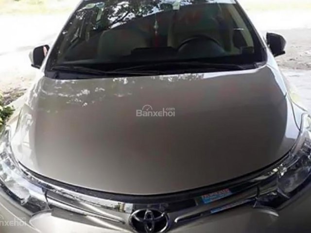 Bán Toyota Vios màu vàng cát, số tự động, đời 2018