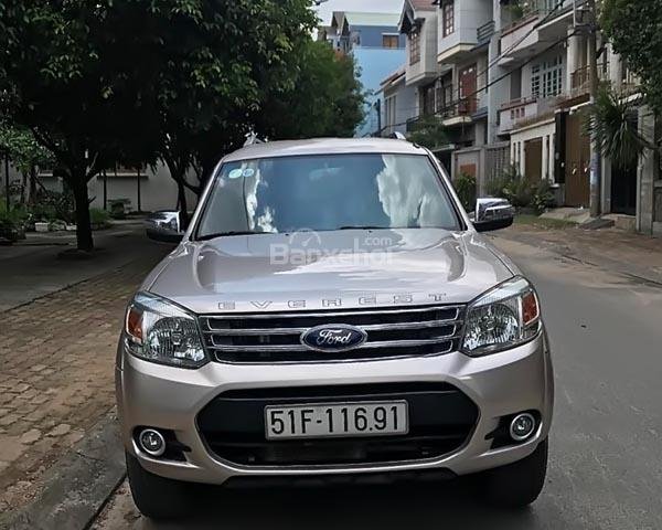 Bán xe Ford Everest 2015, số sàn, máy dầu