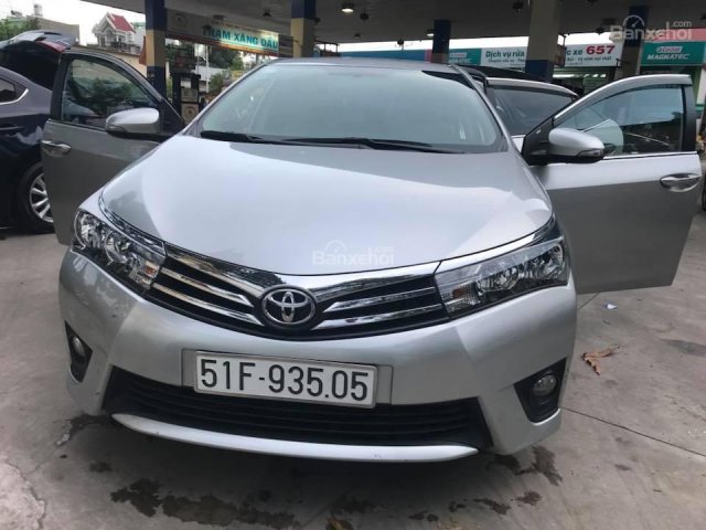 Cần bán xe Toyota Corolla altis 1.8G năm sản xuất 2016, màu bạc, 685 triệu