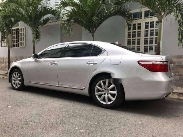 Bán Lexus 460L 4 ghế, màu bạc, nội thất đen