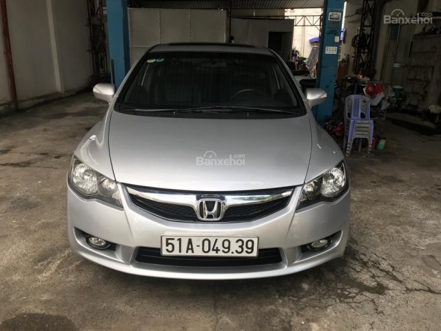 Cần bán Honda Civic máy 2.0 bản full option sản xuất năm 2011 mầu bạc