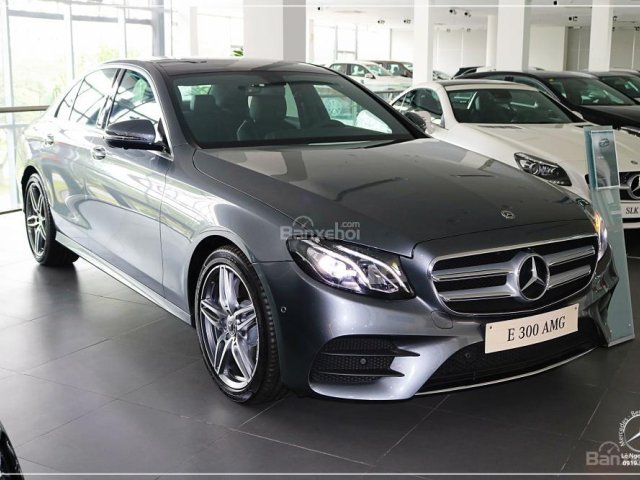 Mercedes-Benz E300 AMG Model 2020 -Hỗ trợ ngân hàng 80%, đưa trước 899 triệu nhận xe, LH: 0919 528 520