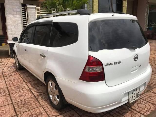 Bán xe Nissan Livina đời 2010, màu trắng, nhập khẩu nguyên chiếc chính chủ