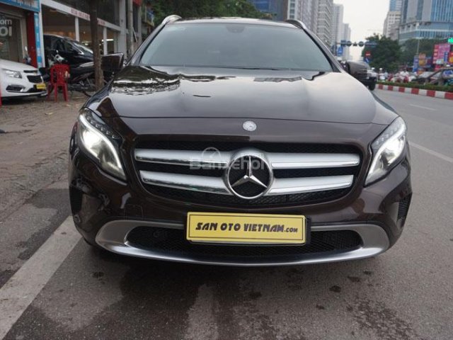 Bán xe Mercedes GLA 200 2016, màu nâu, nhập khẩu nguyên chiếc