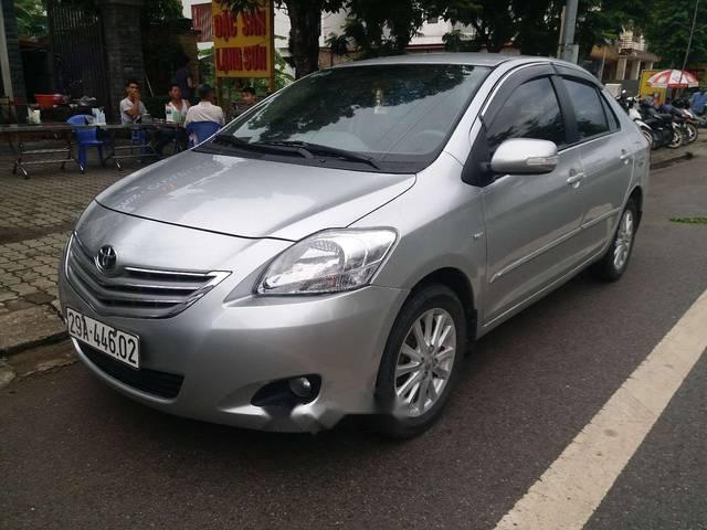 Bán xe Toyota Vios năm sản xuất 2011, màu bạc