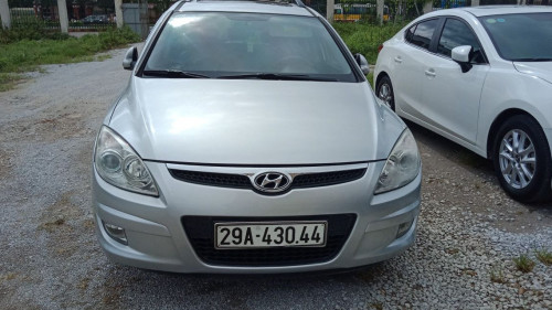 Cần bán Hyundai i30 1.6 AT sản xuất năm 2009, màu bạc 