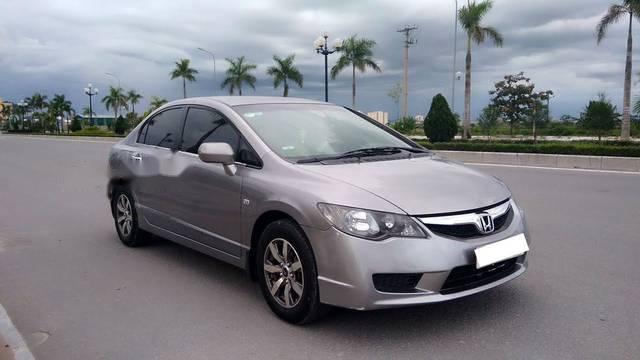 Bán ô tô Honda Civic đời 2010, màu bạc  