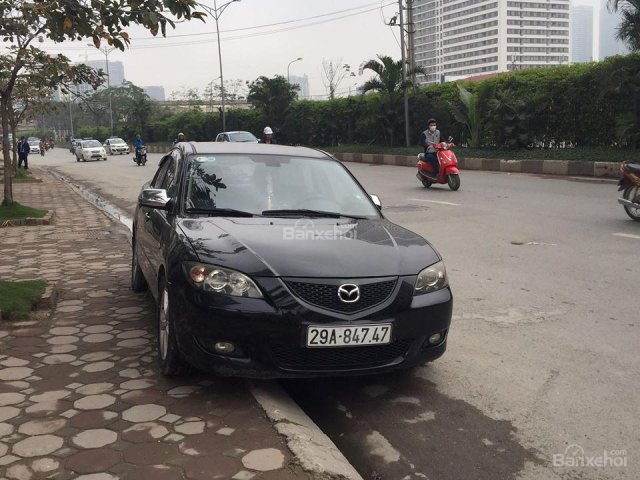 Bán Mazda 3 sản xuất 2004, màu đen xe gia đình, 285 triệu