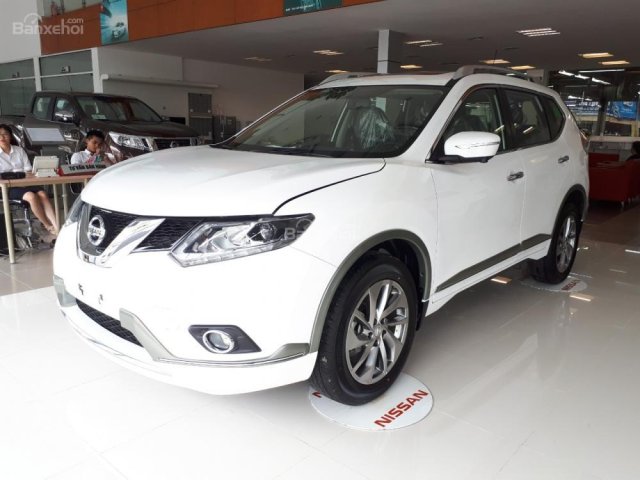 Bán Nissan X trail 2.5 SV 4WD Premium sản xuất năm 2018, màu trắng