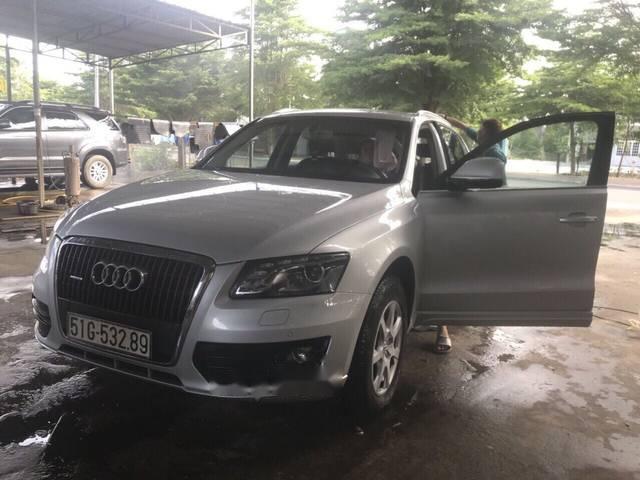 Cần bán lại xe Audi Q5 đời 2011, màu bạc, xe nhập chính chủ