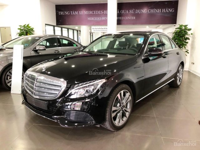 Bán Mercedes C250 Exclusive 2018 chạy lướt, giá cực tốt