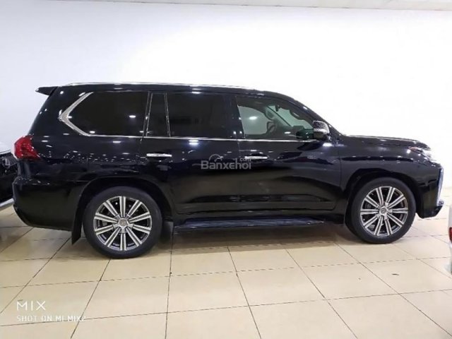 Cần bán lại xe Lexus LX 5.7V8 đời 2016, màu đen, xe nhập